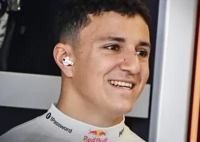 Se avessi corso le ultime tre gare sarei 2°: Hadjar show a Baku al rientro dall'infortunio, battuto Verstappen