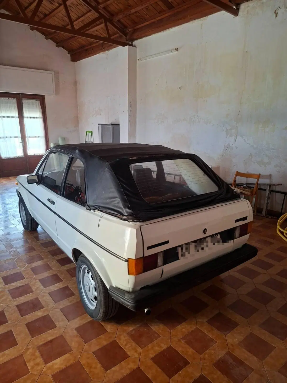 Volkswagen Golf cabriolet d'epoca a Livorno (5)