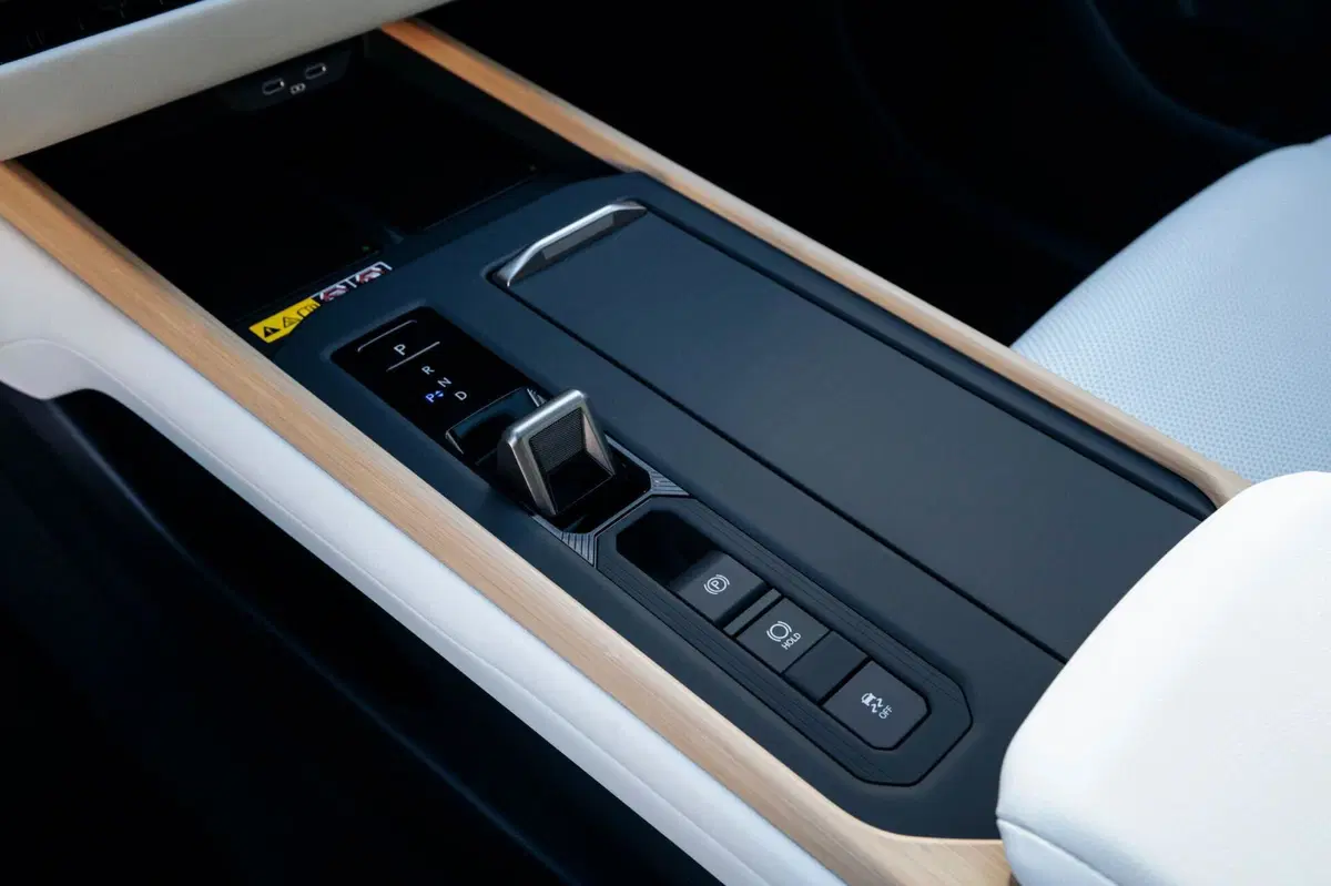Lexus ES 300h AWD: la berlina che Akio Toyoda non avrebbe mai voluto noiosa [VIDEO] (4)