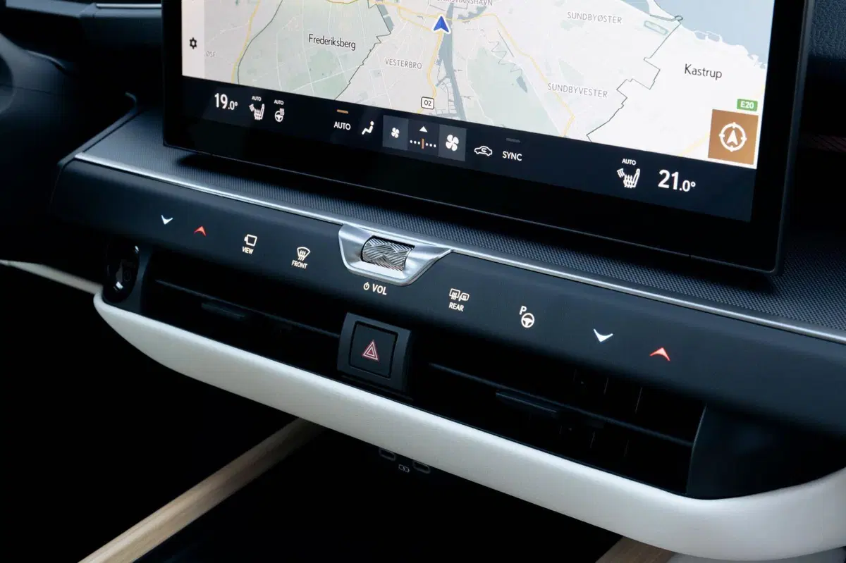 Lexus ES 300h AWD: la berlina che Akio Toyoda non avrebbe mai voluto noiosa [VIDEO] (7)