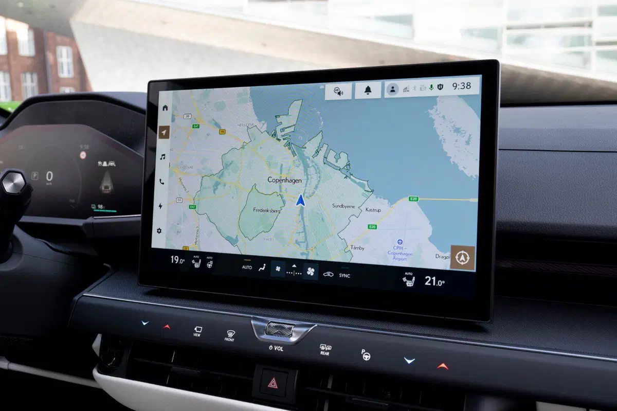 Lexus ES 300h AWD: la berlina che Akio Toyoda non avrebbe mai voluto noiosa [VIDEO] (8)