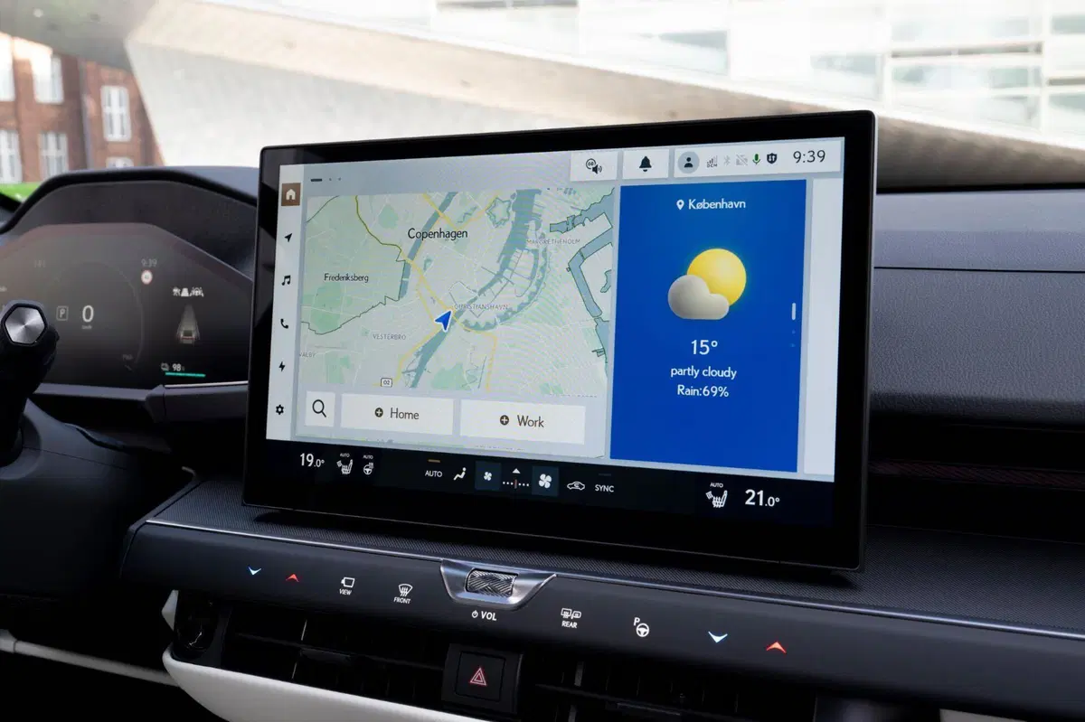 Lexus ES 300h AWD: la berlina che Akio Toyoda non avrebbe mai voluto noiosa [VIDEO] (9)