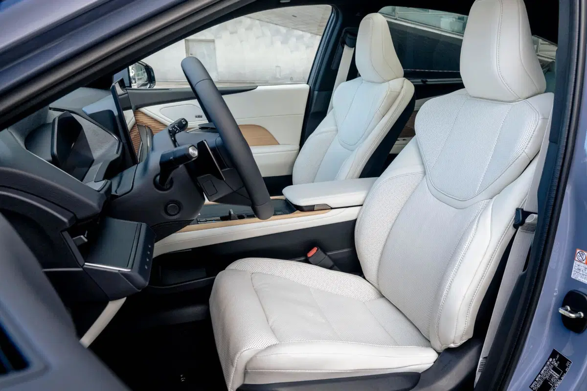 Lexus ES 300h AWD: la berlina che Akio Toyoda non avrebbe mai voluto noiosa [VIDEO] (10)