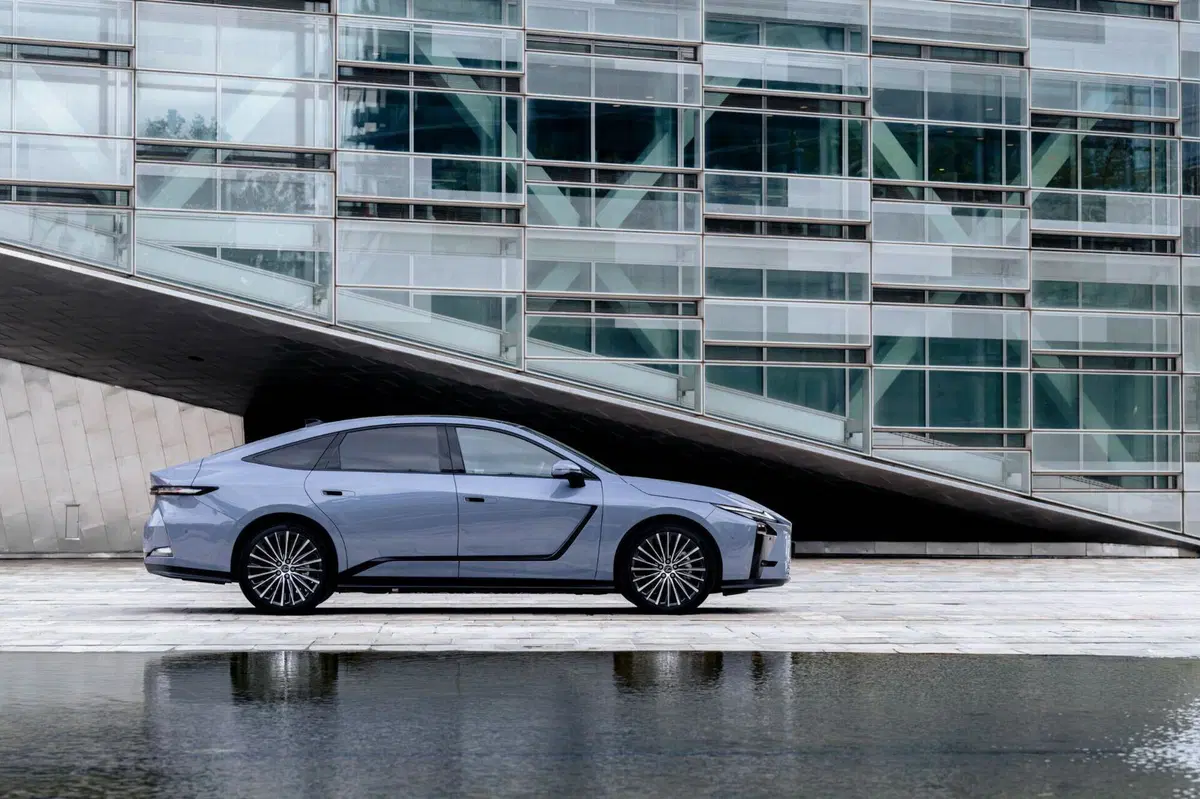 Lexus ES 300h AWD: la berlina che Akio Toyoda non avrebbe mai voluto noiosa [VIDEO] (3)