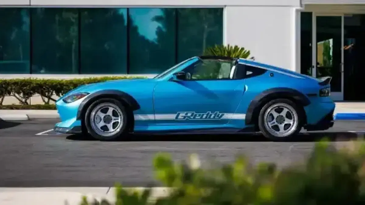 Nissan Z Kaze, ritorno al futuro per la Z: T-top e stile anni ’90 (3)