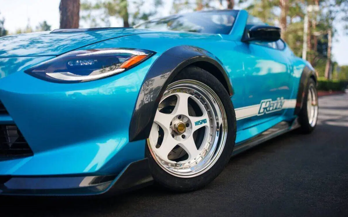 Nissan Z Kaze, ritorno al futuro per la Z: T-top e stile anni ’90 (7)