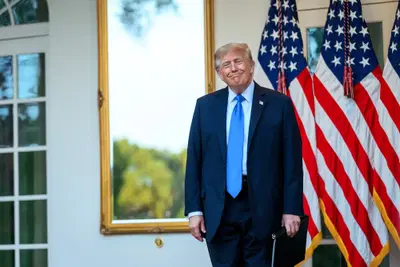 Standard CAFE, Trump abbassa l'asticella dei consumi auto USA: cosa cambia per Stellantis, Ford e GM