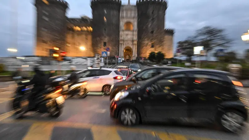 RC auto, prezzi in aumento dell’1,6%: Napoli sfiora i 600 euro, a Enna il rincaro maggiore