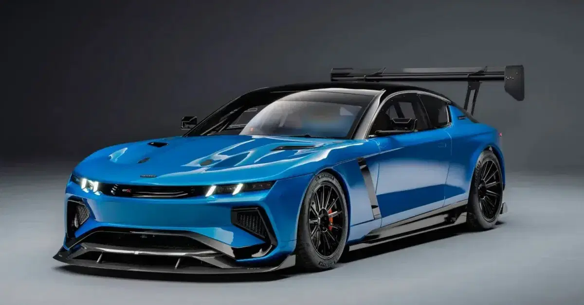 Jensen Interceptor GTX, il ritorno della leggenda è clamoroso: sotto il cofano c’è un V8 da 960 CV che urla in pista