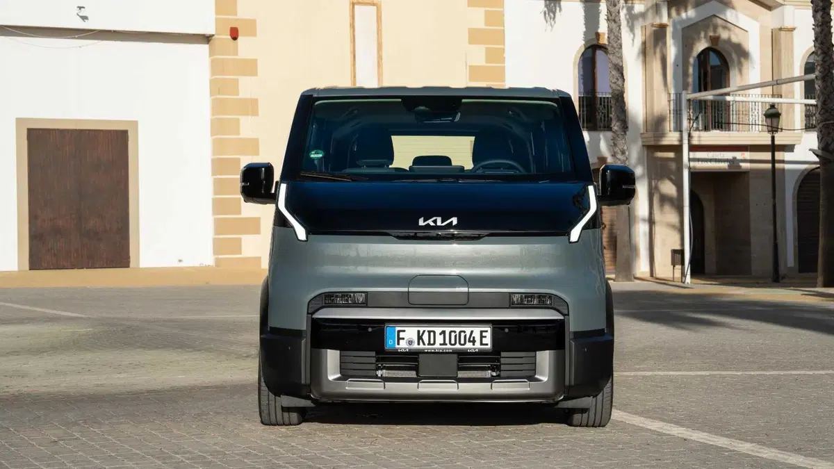 Kia PV5 (2025-->>) (8)