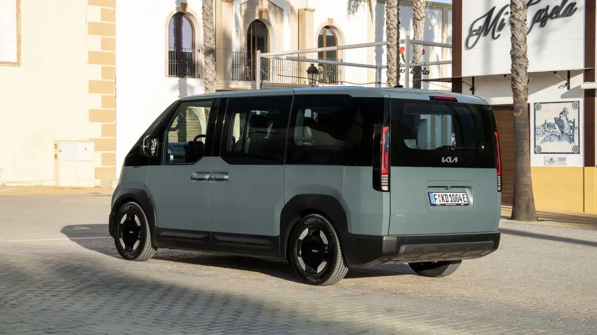 Kia PV5 (2025-->>) (4)