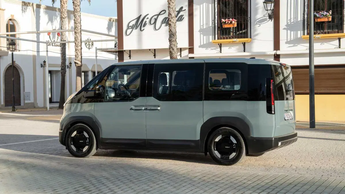 Kia PV5 (2025-->>) (5)