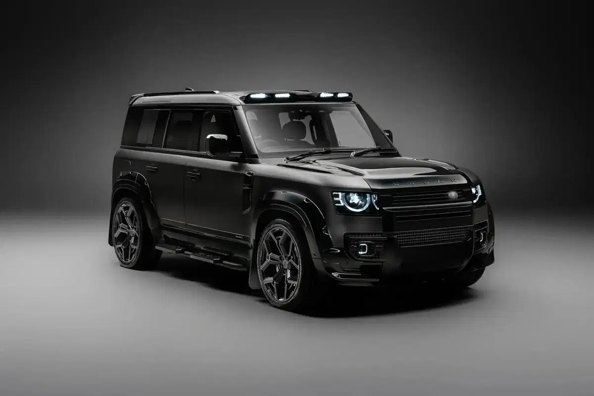 Land Rover Defender Widetrack: Urban Automotive la allarga e la veste di carbonio 
