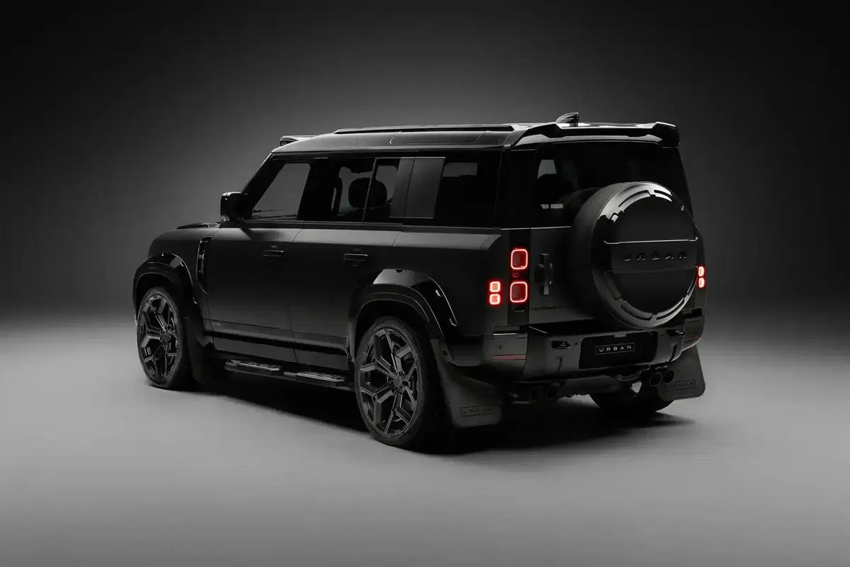 Land Rover Defender Widetrack: Urban Automotive la allarga e la veste di carbonio  (3)