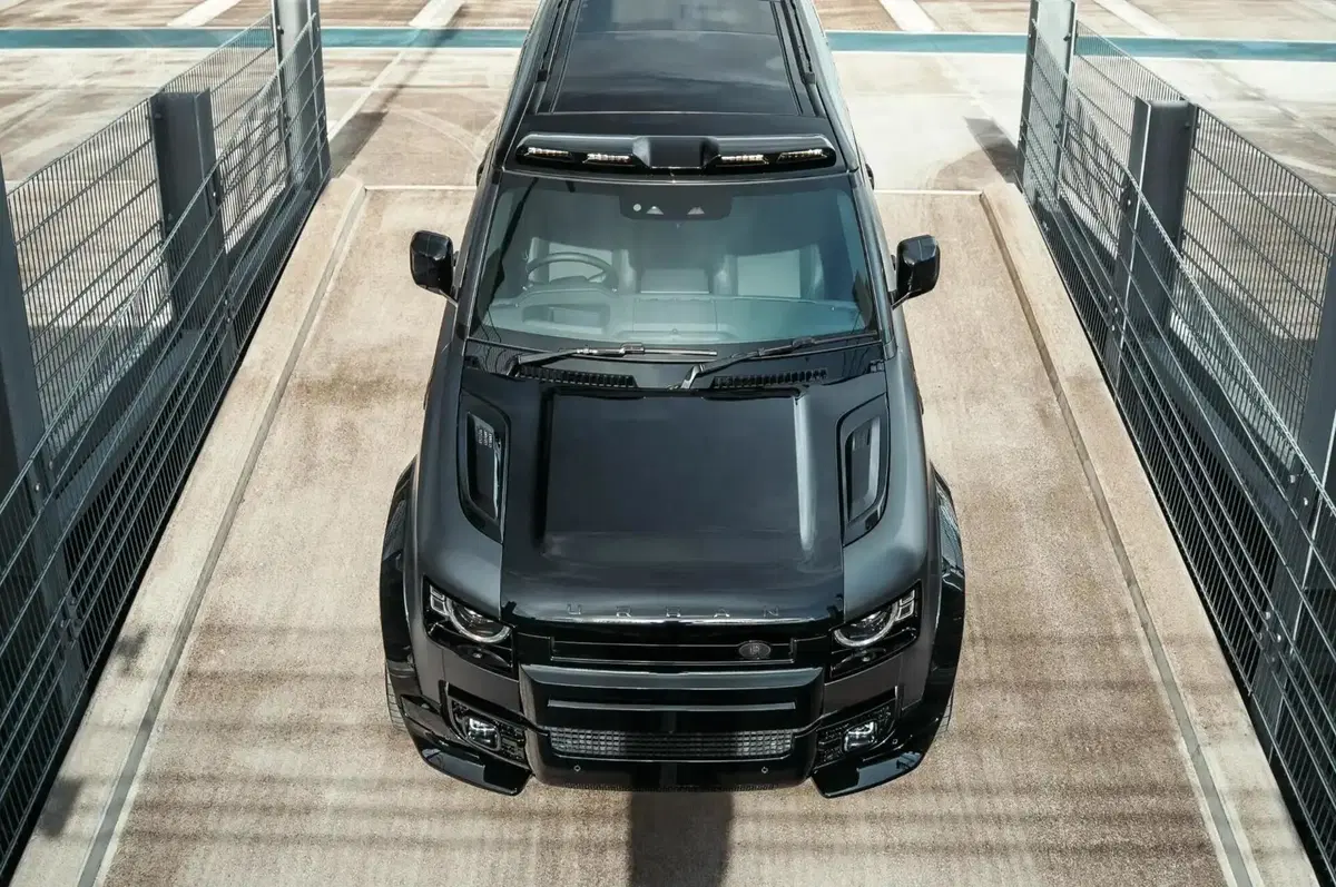 Land Rover Defender Widetrack: Urban Automotive la allarga e la veste di carbonio  (10)
