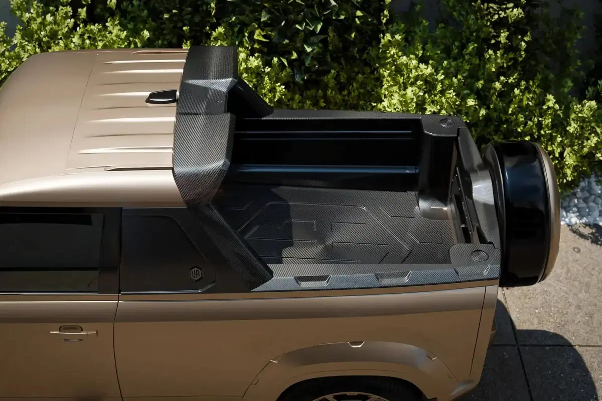 Land Rover Defender Widetrack: Urban Automotive la allarga e la veste di carbonio  (27)