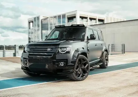 Land Rover Defender Widetrack: Urban Automotive la allarga e la veste di carbonio 