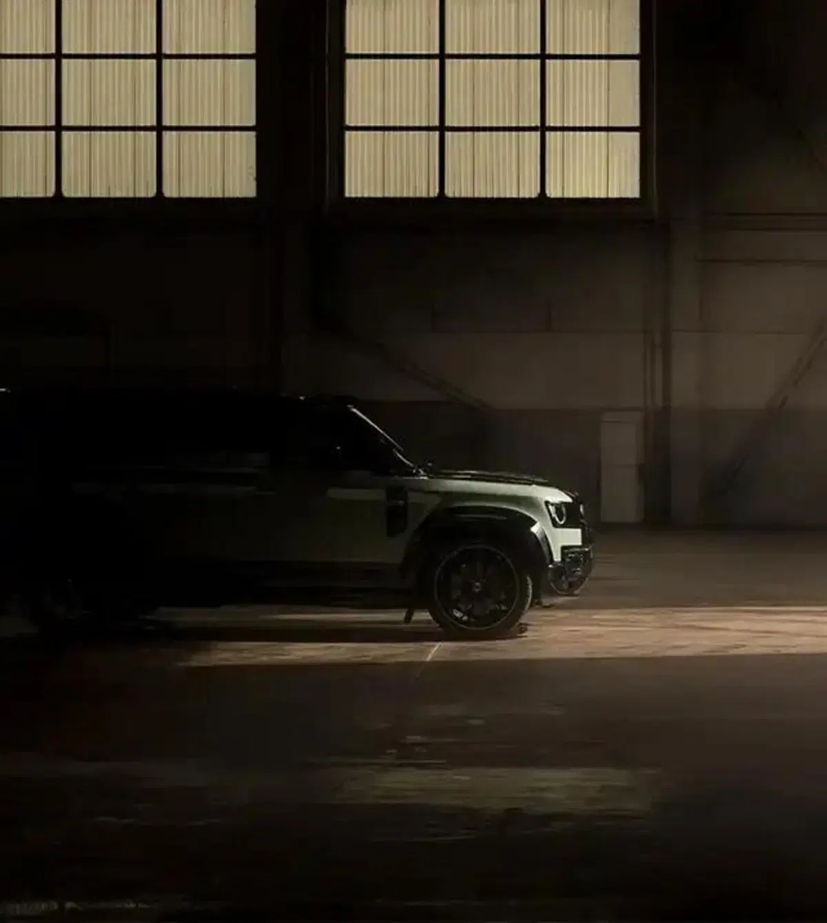 Land Rover Defender Widetrack: Urban Automotive la allarga e la veste di carbonio  (9)