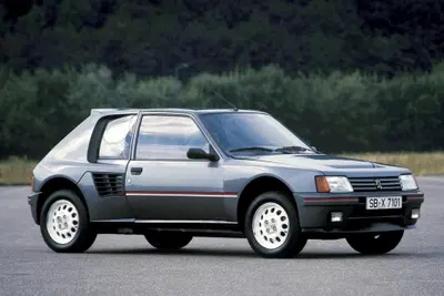 Peugeot E-T16, la 205 Turbo 16 rinasce elettrica: così sarà la nuova sportiva