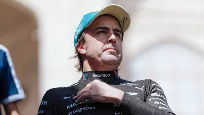 'Non è la macchina più divertente, ma è la mia vita': Alonso rompe il silenzio e firma il rinnovo in Aston Martin