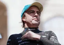 Non è la macchina più divertente, ma è la mia vita: Alonso rompe il silenzio e firma il rinnovo in Aston Martin