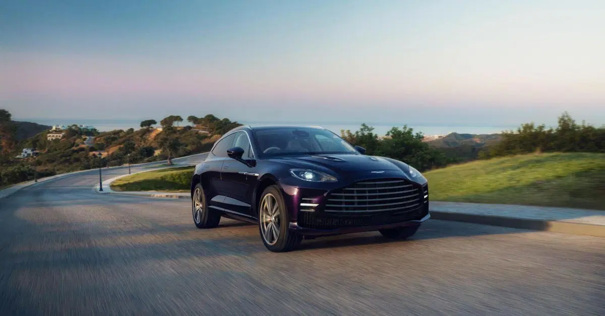 Aston Martin svela la nuova DBX GT: l'evoluzione del SUV punta su comfort e insonorizzazione