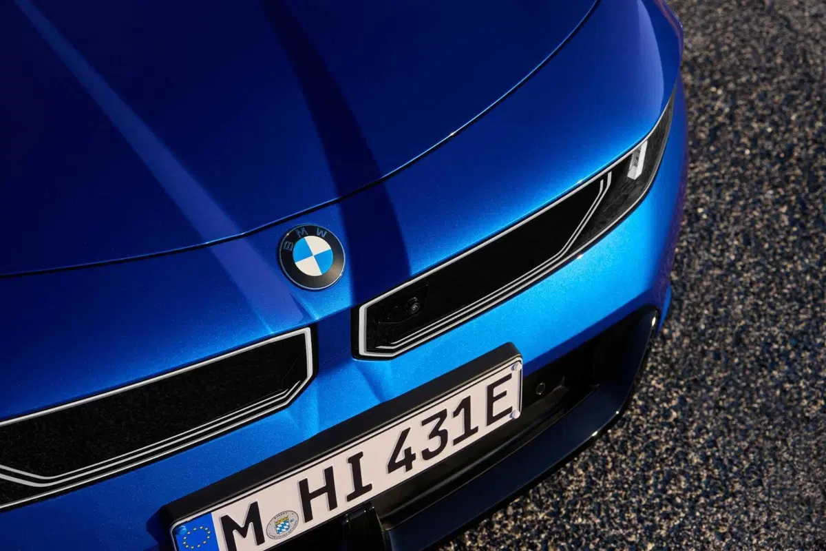 Nuova BMW Serie 3, cambia tutto: design inedito, tecnologia Neue Klasse e per la prima volta anche elettrica (13)