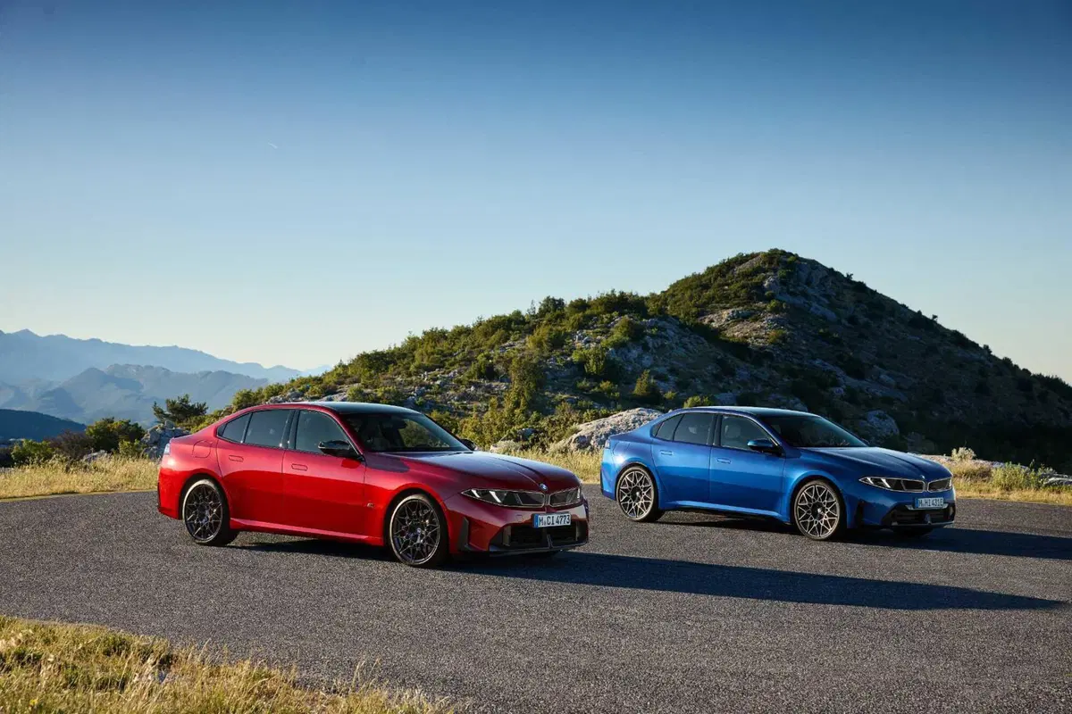 Nuova BMW Serie 3, cambia tutto: design inedito, tecnologia Neue Klasse e per la prima volta anche elettrica (20)