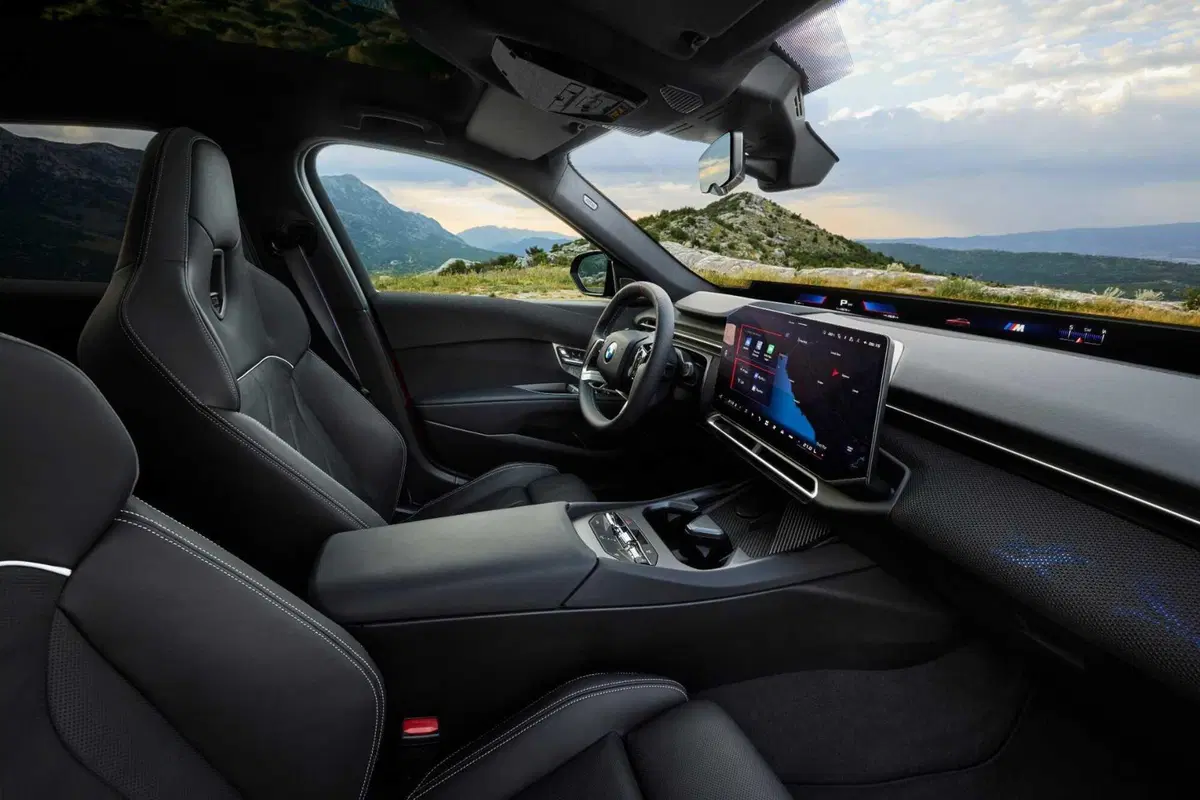 Nuova BMW Serie 3, cambia tutto: design inedito, tecnologia Neue Klasse e per la prima volta anche elettrica (4)