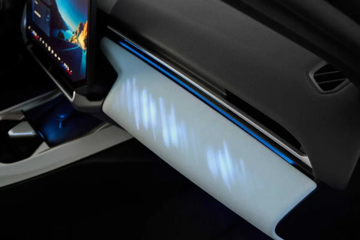 Nuova BMW Serie 3, cambia tutto: design inedito, tecnologia Neue Klasse e per la prima volta anche elettrica (12)