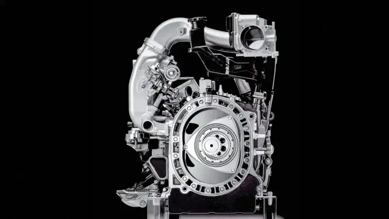 Mazda, il motore rotativo tenta il ritorno alle ruote: fra brevetto anti-emissioni e nostalgia