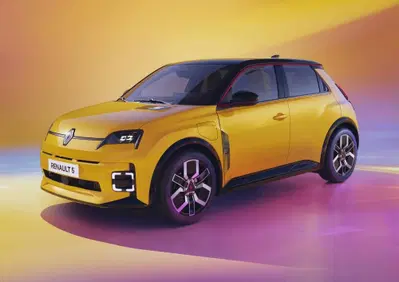 Renault, boom di auto elettriche: a Douai 350 lavoratori in più e torna il terzo turno