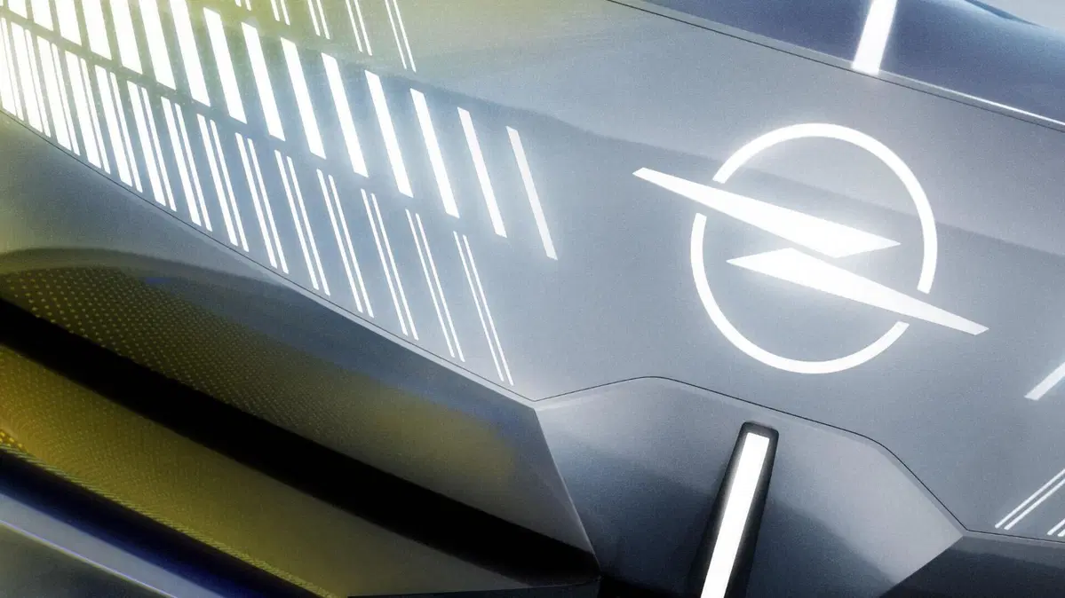 Opel STX Concept: la scommessa aerodinamica per rilanciare le station wagon (5)