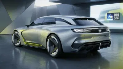 Opel STX Concept: la scommessa aerodinamica per rilanciare le station wagon