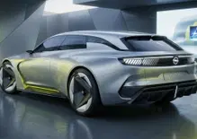 Opel STX Concept: la scommessa aerodinamica per rilanciare le station wagon