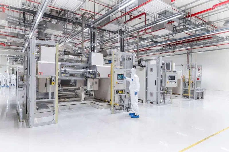 Produzione su larga scala di celle per batterie.