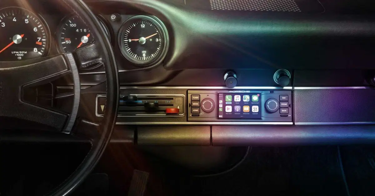 Porsche riporta nel presente 911, Boxster e Cayman: CarPlay e Android Auto senza fili sulle sportive fino al 2016