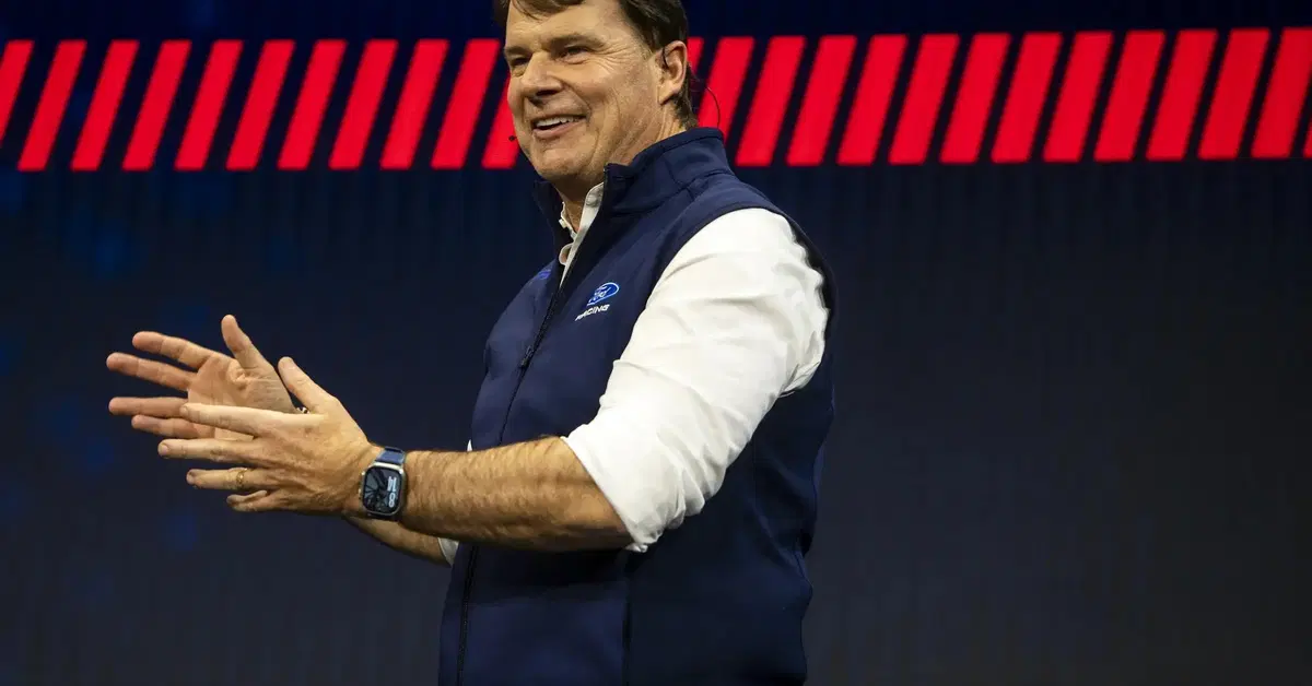 Ford, l'allarme di Jim Farley: «Per l'Europa è troppo tardi contro le auto cinesi, per gli USA no»