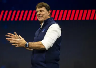 Ford, l'allarme di Jim Farley: «Per l'Europa è troppo tardi contro le auto cinesi, per gli USA no»