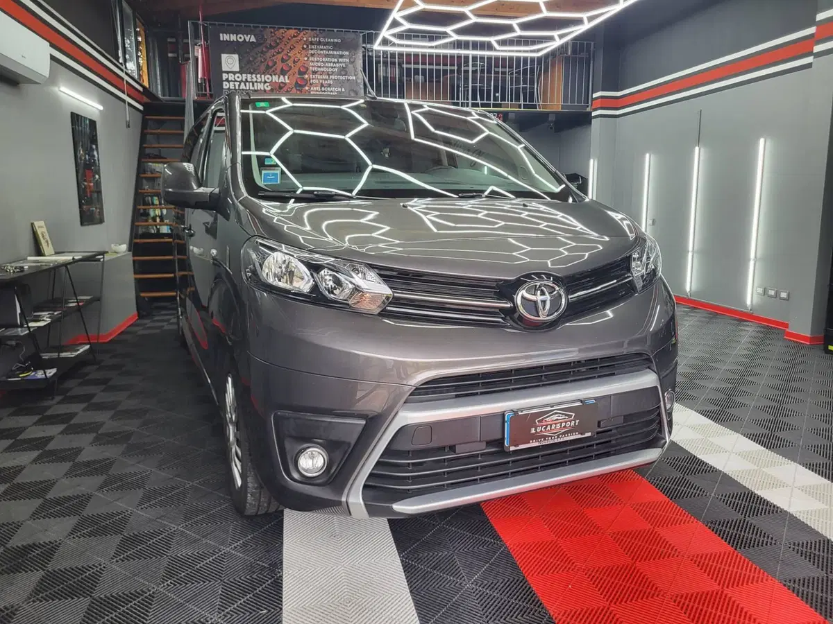 Toyota Proace Verso usata a Varese (2)