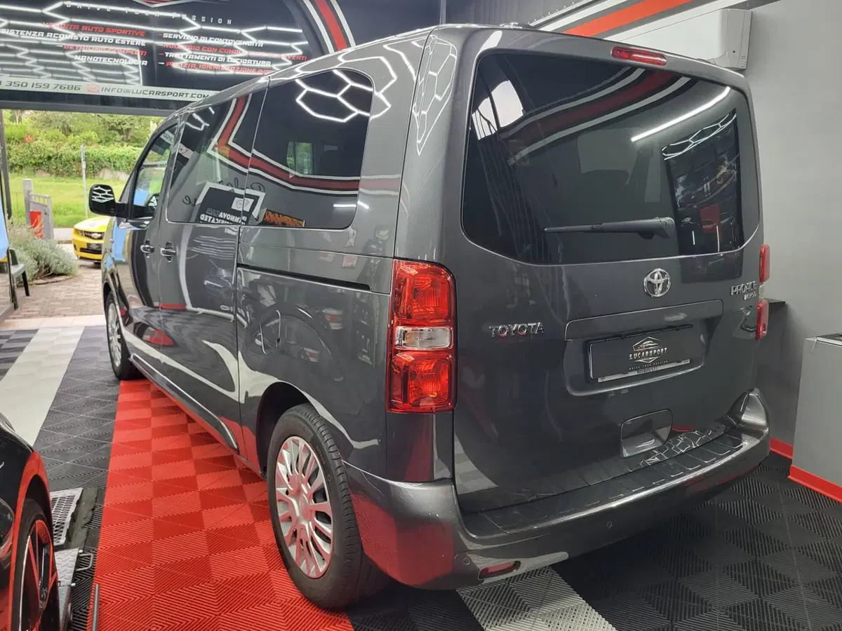 Toyota Proace Verso usata a Varese (6)