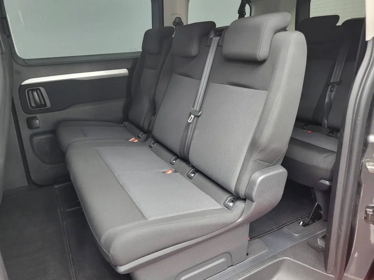 Toyota Proace Verso usata a Varese (16)