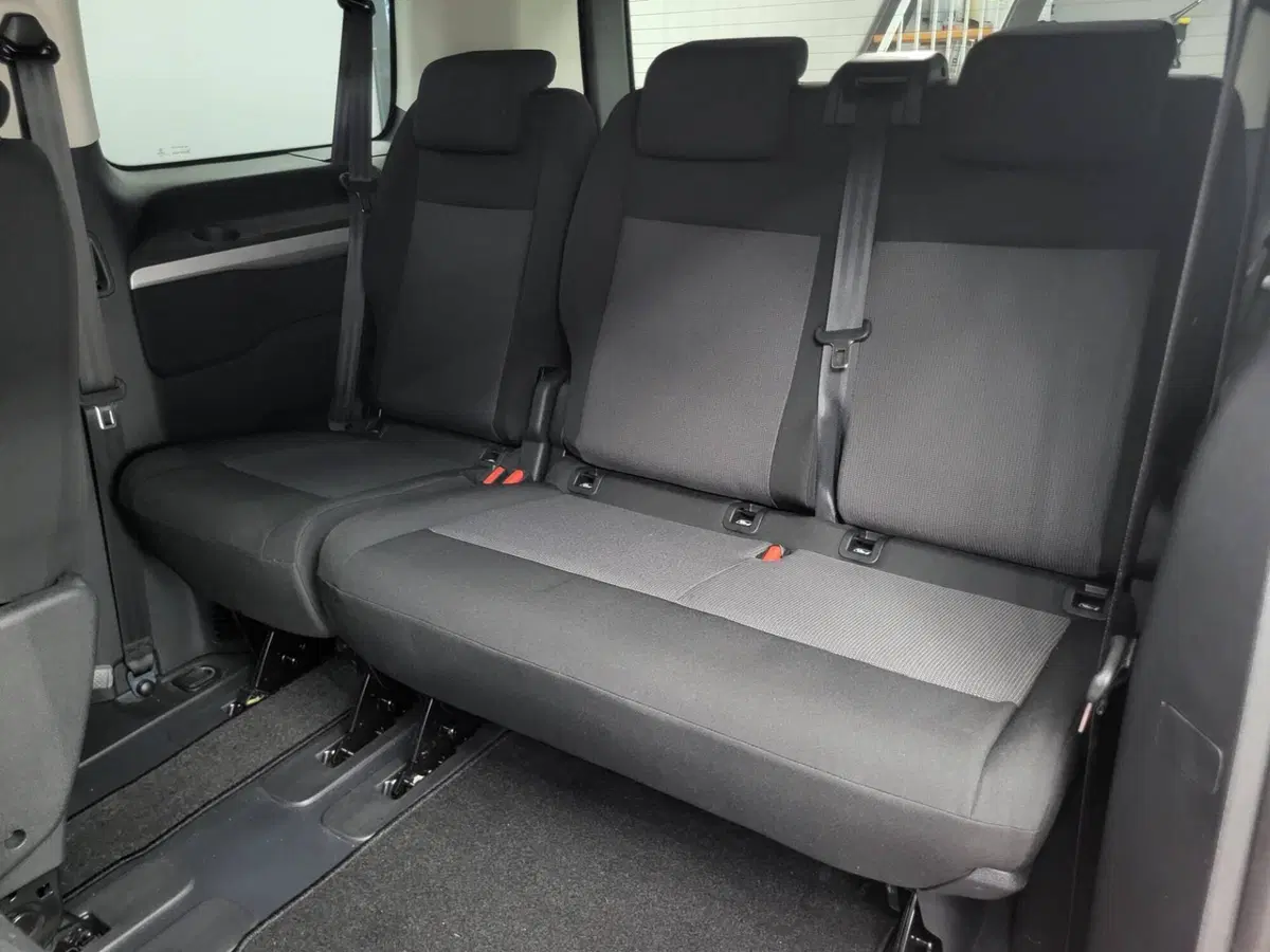 Toyota Proace Verso usata a Varese (17)
