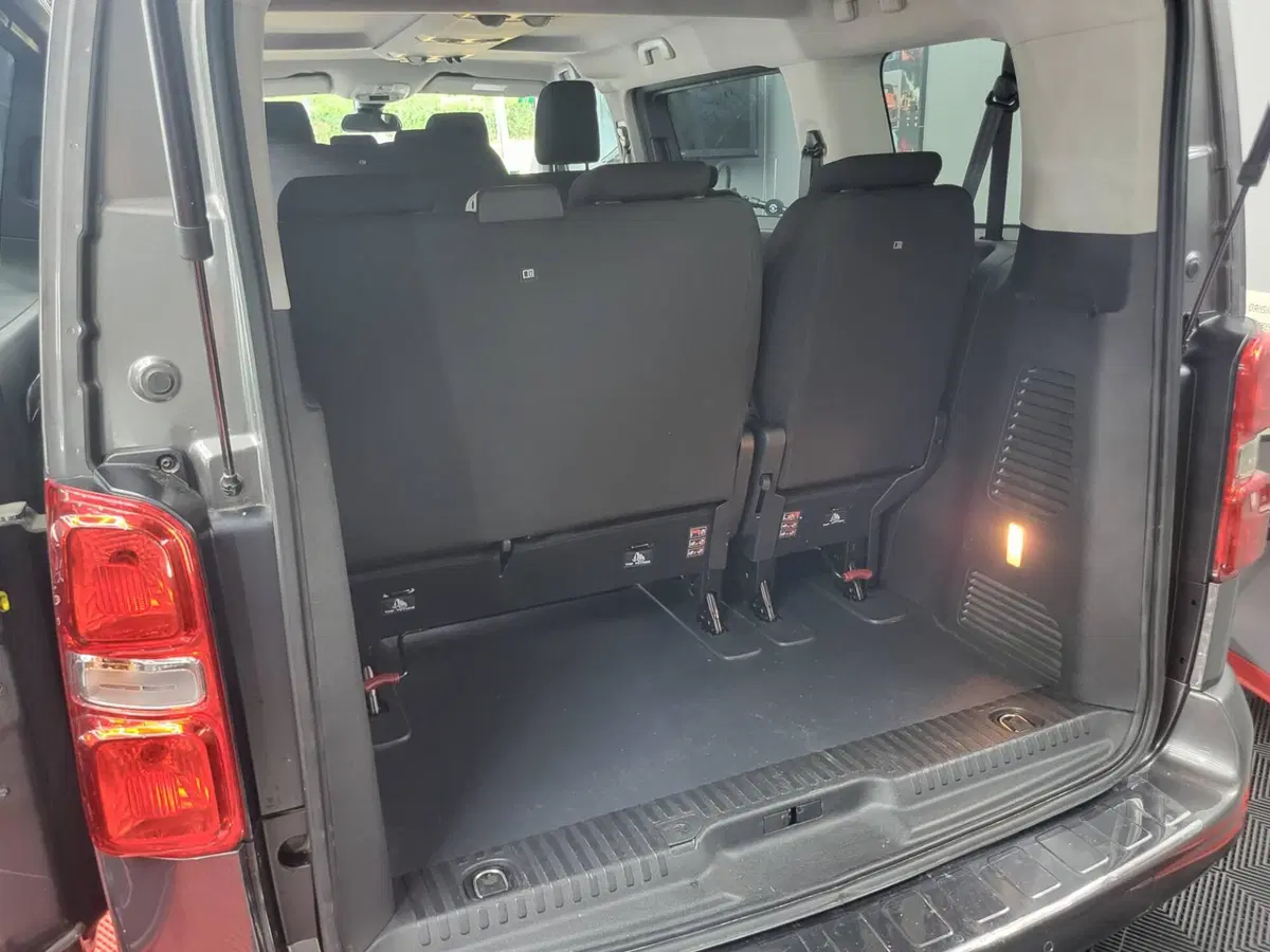 Toyota Proace Verso usata a Varese (18)