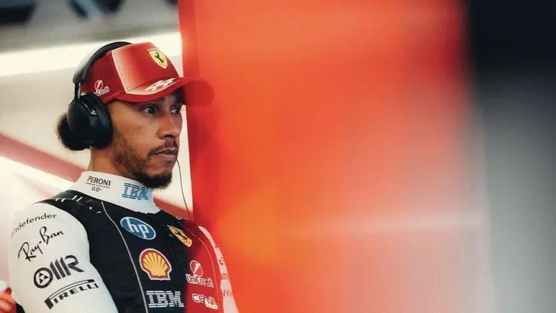 'Ferrari, per qualcuno è 10 volte peggio': la rabbia di Hamilton contro la negatività del web. E su Vasseur: 'Non si tocca'