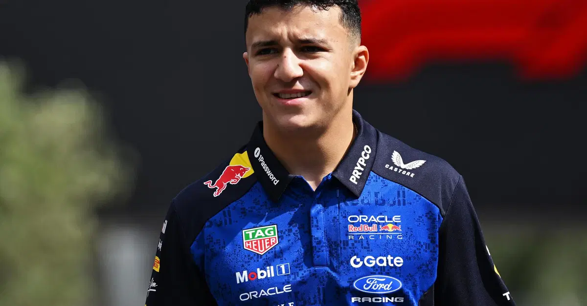 'Niente calcoli, ora rischio subito': Hadjar sfida la penalità e svela il piano Red Bull per Sepang e il 2027