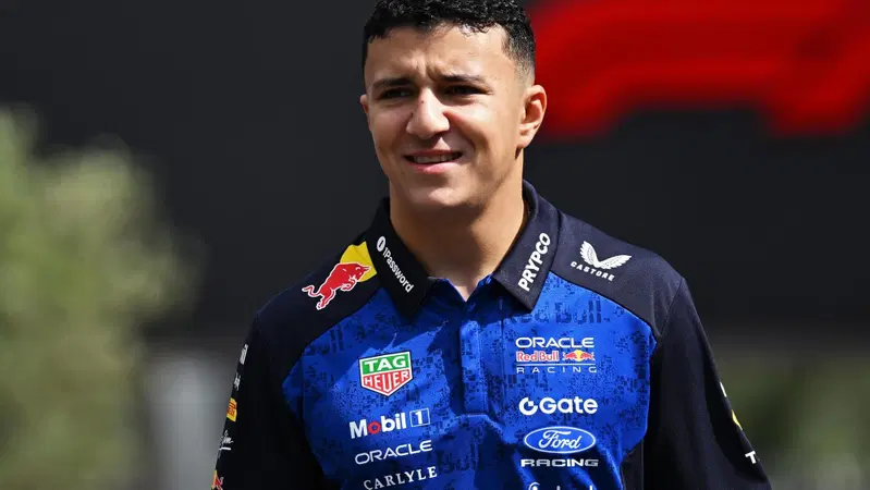 'Niente calcoli, ora rischio subito': Hadjar sfida la penalità e svela il piano Red Bull per Sepang e il 2027