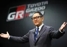 “L’industria dell’auto deve restare unita”: Akio Toyoda lancia un'appello 