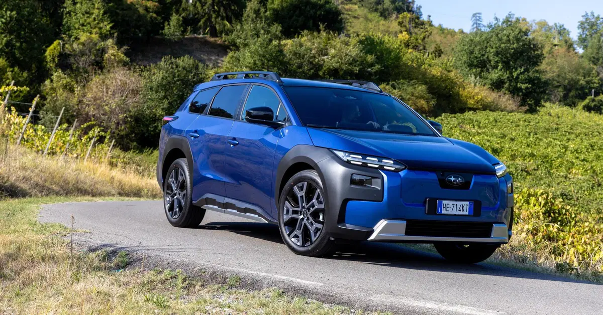 Subaru E-Outback, la prova: 381 CV elettrici e trazione integrale. Ma è ancora una vera Subaru?