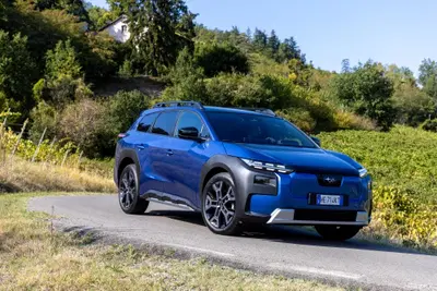 Subaru E-Outback, la prova: 381 CV elettrici e trazione integrale. Ma è ancora una vera Subaru?